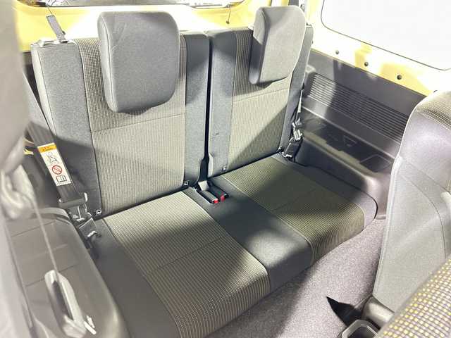 スズキ ジムニー シエラ JC 神奈川県 2023(令5)年 2.2万km シフォンアイボリーM スズキセーフティサポート/純正7型ナビ/・BT/フルセグTV/CD/DVD/SD/バックカメラ/ETC/シートヒーター(D/N)/革巻きステアリング/ステアリングスイッチ/Autoライト/クルーズコントロール/ダウンヒルアシストコントロール/アイドリングストップ機能/ヘッドライトウォッシャー/スマートキー/プッシュスタートボタン/電動格納ミラー/ウィンカーミラー/LEDヘッドライト/ミラーヒーター/純正フロアマット/純正15インチアルミホイール