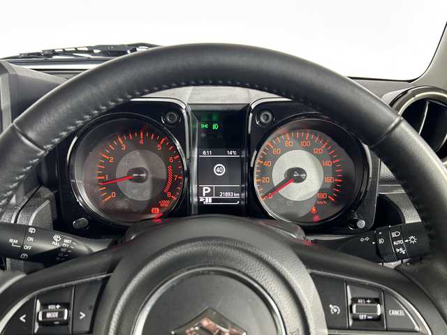 スズキ ジムニー シエラ JC 神奈川県 2023(令5)年 2.2万km シフォンアイボリーM スズキセーフティサポート/純正7型ナビ/・BT/フルセグTV/CD/DVD/SD/バックカメラ/ETC/シートヒーター(D/N)/革巻きステアリング/ステアリングスイッチ/Autoライト/クルーズコントロール/ダウンヒルアシストコントロール/アイドリングストップ機能/ヘッドライトウォッシャー/スマートキー/プッシュスタートボタン/電動格納ミラー/ウィンカーミラー/LEDヘッドライト/ミラーヒーター/純正フロアマット/純正15インチアルミホイール