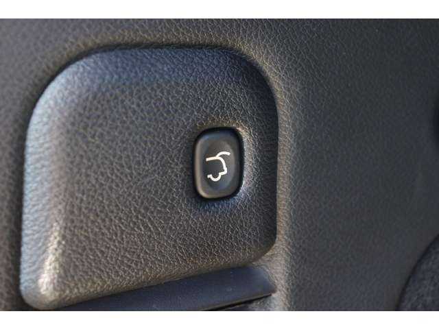 クライスラー・ジープ ジープ グランドチェロキー LTD 大分県 2020(令2)年 5.4万km 黒 アダプティブクルーズコントロール/ブラインドスポットモニター/エアサス/純正ナビ/地デジ/ＣａｒＰｌａｙ/Bluetooth/バックカメラ/フロントカメラ/サイドカメラ/黒革/シートヒーター/エアシート/ステアリングヒーター/パドルシフト/ＬＥＤヘッドライト/オートハイビーム/パワーバックドア/純正１８インチＡＷ/ＥＴＣ