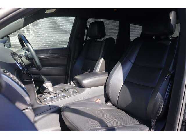 クライスラー・ジープ ジープ グランドチェロキー LTD 大分県 2020(令2)年 5.4万km 黒 アダプティブクルーズコントロール/ブラインドスポットモニター/エアサス/純正ナビ/地デジ/ＣａｒＰｌａｙ/Bluetooth/バックカメラ/フロントカメラ/サイドカメラ/黒革/シートヒーター/エアシート/ステアリングヒーター/パドルシフト/ＬＥＤヘッドライト/オートハイビーム/パワーバックドア/純正１８インチＡＷ/ＥＴＣ