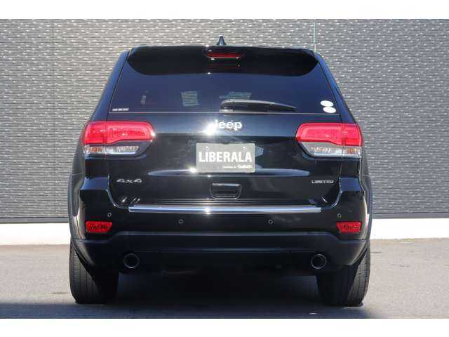 クライスラー・ジープ ジープ グランドチェロキー LTD 大分県 2020(令2)年 5.4万km 黒 アダプティブクルーズコントロール/ブラインドスポットモニター/エアサス/純正ナビ/地デジ/ＣａｒＰｌａｙ/Bluetooth/バックカメラ/フロントカメラ/サイドカメラ/黒革/シートヒーター/エアシート/ステアリングヒーター/パドルシフト/ＬＥＤヘッドライト/オートハイビーム/パワーバックドア/純正１８インチＡＷ/ＥＴＣ