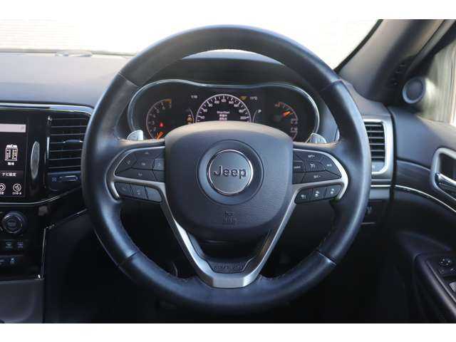 クライスラー・ジープ ジープ グランドチェロキー LTD 大分県 2020(令2)年 5.4万km 黒 アダプティブクルーズコントロール/ブラインドスポットモニター/エアサス/純正ナビ/地デジ/ＣａｒＰｌａｙ/Bluetooth/バックカメラ/フロントカメラ/サイドカメラ/黒革/シートヒーター/エアシート/ステアリングヒーター/パドルシフト/ＬＥＤヘッドライト/オートハイビーム/パワーバックドア/純正１８インチＡＷ/ＥＴＣ