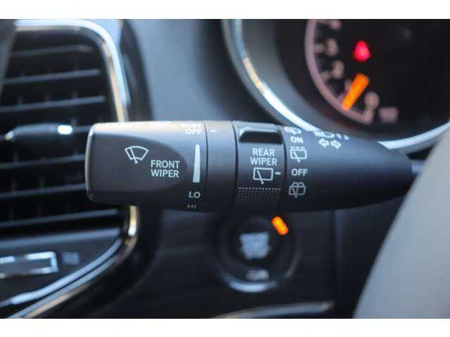 クライスラー・ジープ ジープ グランドチェロキー LTD 大分県 2020(令2)年 5.4万km 黒 アダプティブクルーズコントロール/ブラインドスポットモニター/エアサス/純正ナビ/地デジ/ＣａｒＰｌａｙ/Bluetooth/バックカメラ/フロントカメラ/サイドカメラ/黒革/シートヒーター/エアシート/ステアリングヒーター/パドルシフト/ＬＥＤヘッドライト/オートハイビーム/パワーバックドア/純正１８インチＡＷ/ＥＴＣ