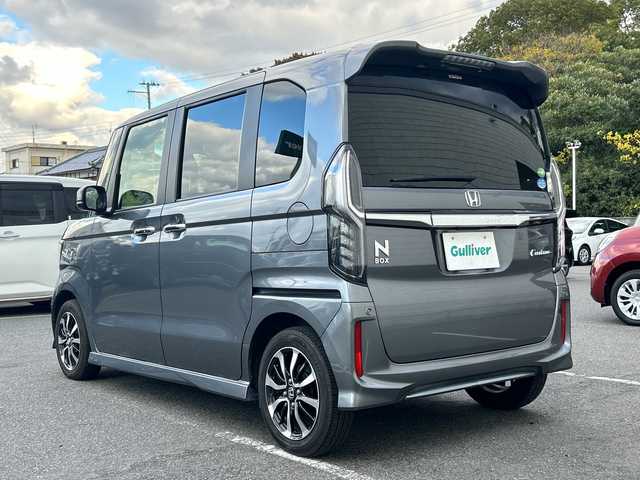 ホンダ Ｎ ＢＯＸ カスタム G L ホンダセンシング 大阪府 2018(平30)年 5.5万km シャイニンググレーM 純正SDナビ（フルセグ/Bluetooth/DVD/CD)/バックカメラ/レーダークルーズコントロール/片側パワースライドドア/衝突被害軽減システム/レーンキープアシスト/横滑り防止装置/オートマチックハイビーム/コーナーセンサー/アイドリングストップ/シーケンシャルウィンカー/純正AW（14inch)/純正LEDライト/ビルトインETC/スペアキー1本/保証書