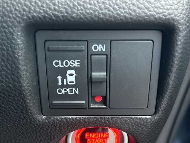 ホンダ Ｎ ＢＯＸ カスタム G L ホンダセンシング 大阪府 2018(平30)年 5.5万km シャイニンググレーM 純正SDナビ（フルセグ/Bluetooth/DVD/CD)/バックカメラ/レーダークルーズコントロール/片側パワースライドドア/衝突被害軽減システム/レーンキープアシスト/横滑り防止装置/オートマチックハイビーム/コーナーセンサー/アイドリングストップ/シーケンシャルウィンカー/純正AW（14inch)/純正LEDライト/ビルトインETC/スペアキー1本/保証書