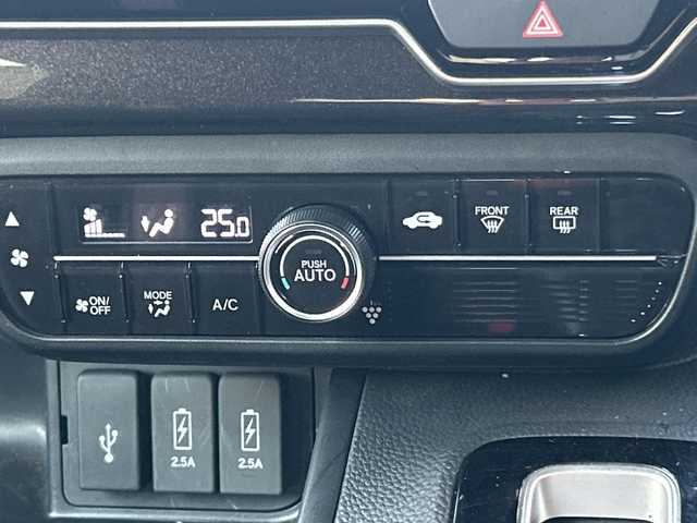 ホンダ Ｎ ＢＯＸ カスタム G L ホンダセンシング 大阪府 2018(平30)年 5.5万km シャイニンググレーM 純正SDナビ（フルセグ/Bluetooth/DVD/CD)/バックカメラ/レーダークルーズコントロール/片側パワースライドドア/衝突被害軽減システム/レーンキープアシスト/横滑り防止装置/オートマチックハイビーム/コーナーセンサー/アイドリングストップ/シーケンシャルウィンカー/純正AW（14inch)/純正LEDライト/ビルトインETC/スペアキー1本/保証書