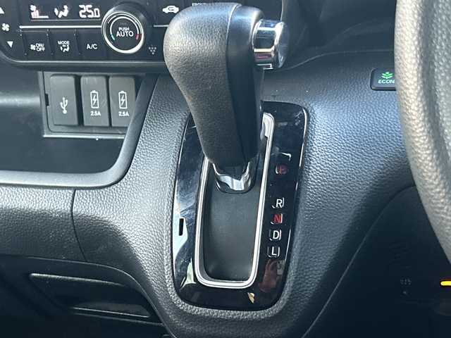 ホンダ Ｎ ＢＯＸ カスタム G L ホンダセンシング 大阪府 2018(平30)年 5.5万km シャイニンググレーM 純正SDナビ（フルセグ/Bluetooth/DVD/CD)/バックカメラ/レーダークルーズコントロール/片側パワースライドドア/衝突被害軽減システム/レーンキープアシスト/横滑り防止装置/オートマチックハイビーム/コーナーセンサー/アイドリングストップ/シーケンシャルウィンカー/純正AW（14inch)/純正LEDライト/ビルトインETC/スペアキー1本/保証書