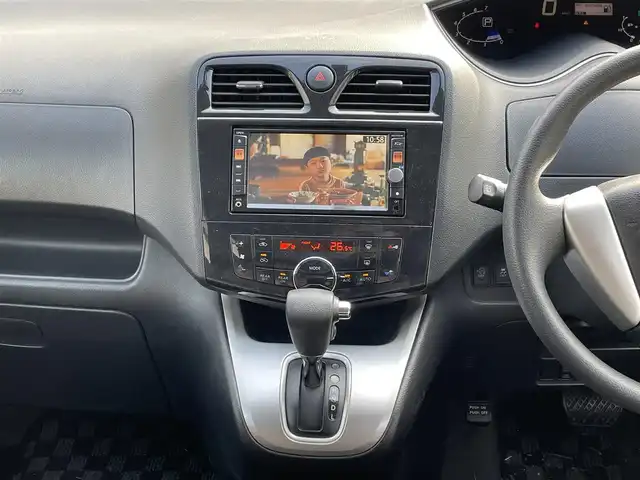 日産 セレナ 20X Sハイブリッド 福岡県 2013(平25)年 5万km スーパーブラック (株)IDOMが運営する【じしゃロン八幡西店】の自社ローン対象車両になります。こちらは現金ご利用時の価格です。自社ローンご希望の方は別途その旨お申付け下さい。/板キー/純正メモリナビ/地デジ/Bluetooth/バックカメラ/フリップダウンモニター/左パワースライドドア/クルーズコントロール/ETC/オートライト