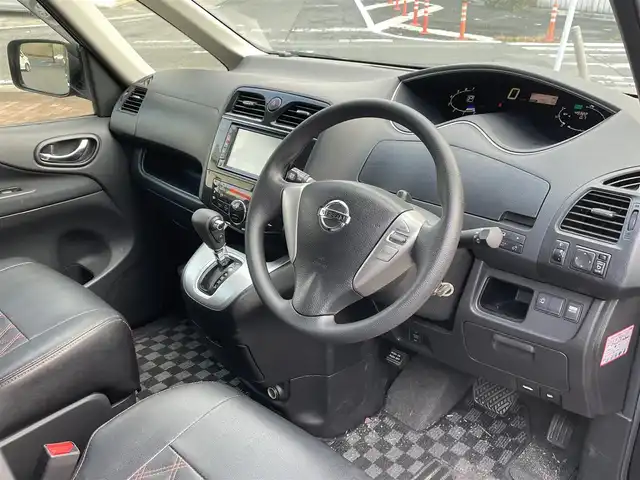 日産 セレナ 20X Sハイブリッド 福岡県 2013(平25)年 5万km スーパーブラック (株)IDOMが運営する【じしゃロン八幡西店】の自社ローン対象車両になります。こちらは現金ご利用時の価格です。自社ローンご希望の方は別途その旨お申付け下さい。/板キー/純正メモリナビ/地デジ/Bluetooth/バックカメラ/フリップダウンモニター/左パワースライドドア/クルーズコントロール/ETC/オートライト