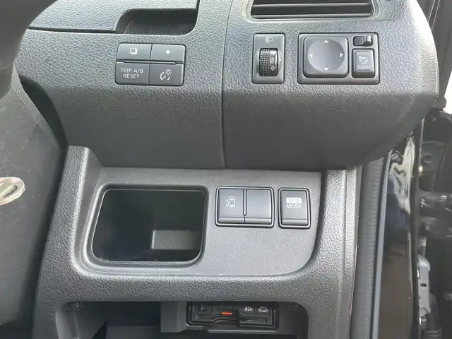 日産 セレナ 20X Sハイブリッド 福岡県 2013(平25)年 5万km スーパーブラック (株)IDOMが運営する【じしゃロン八幡西店】の自社ローン対象車両になります。こちらは現金ご利用時の価格です。自社ローンご希望の方は別途その旨お申付け下さい。/板キー/純正メモリナビ/地デジ/Bluetooth/バックカメラ/フリップダウンモニター/左パワースライドドア/クルーズコントロール/ETC/オートライト