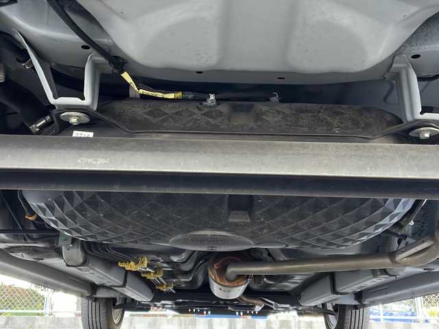 ダイハツ ミラ イース G リミテッド SAⅢ 山口県 2021(令3)年 4.8万km シャイニングホワイトパール 社外メモリナビ【MDV-D407BT】/・CD/DVD/・Bluetooth/・iPod/・USB/・AM/FM/・SMART USEN/・SD/バックカメラ/ETC/プッシュスタート/スマートキー/シートヒーター（運転席＋助手席）/LEDヘッドライト/オートライト/シガーソケット/スマートアシストIII/・衝突回避支援ブレーキ機能/・衝突警報機能/・車線逸脱警報機能/・路側逸脱警報/・ブレーキ制御付き誤発進抑制機能/・先行車発進お知らせ機能/・ADB/・オートハイビーム/・コーナーセンサー