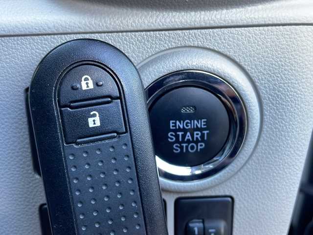 ダイハツ ミラ イース G リミテッド SAⅢ 山口県 2021(令3)年 4.8万km シャイニングホワイトパール 社外メモリナビ【MDV-D407BT】/・CD/DVD/・Bluetooth/・iPod/・USB/・AM/FM/・SMART USEN/・SD/バックカメラ/ETC/プッシュスタート/スマートキー/シートヒーター（運転席＋助手席）/LEDヘッドライト/オートライト/シガーソケット/スマートアシストIII/・衝突回避支援ブレーキ機能/・衝突警報機能/・車線逸脱警報機能/・路側逸脱警報/・ブレーキ制御付き誤発進抑制機能/・先行車発進お知らせ機能/・ADB/・オートハイビーム/・コーナーセンサー