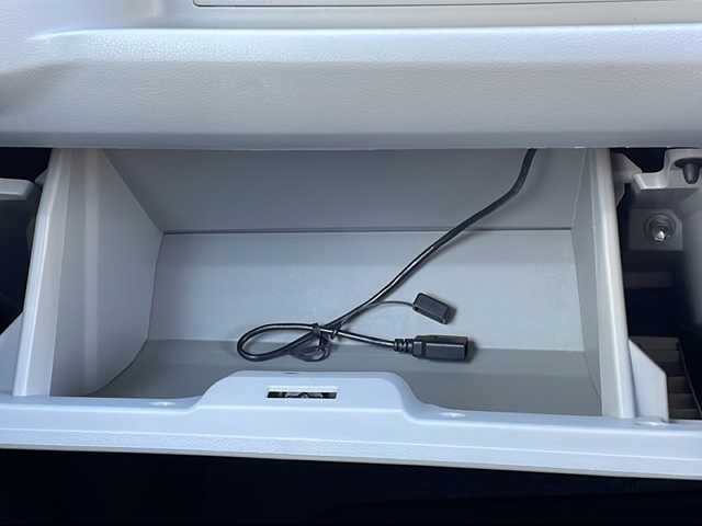 ダイハツ ミラ イース G リミテッド SAⅢ 山口県 2021(令3)年 4.8万km シャイニングホワイトパール 社外メモリナビ【MDV-D407BT】/・CD/DVD/・Bluetooth/・iPod/・USB/・AM/FM/・SMART USEN/・SD/バックカメラ/ETC/プッシュスタート/スマートキー/シートヒーター（運転席＋助手席）/LEDヘッドライト/オートライト/シガーソケット/スマートアシストIII/・衝突回避支援ブレーキ機能/・衝突警報機能/・車線逸脱警報機能/・路側逸脱警報/・ブレーキ制御付き誤発進抑制機能/・先行車発進お知らせ機能/・ADB/・オートハイビーム/・コーナーセンサー