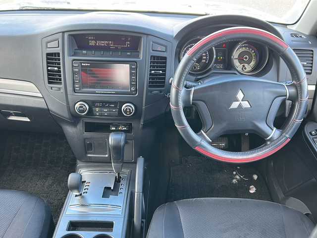 三菱 パジェロ ロング GR 秋田県 2011(平23)年 8万km クールシルバーメタリック 純正メモリナビ/純正CD、DVD/社外17インチAW/純正AW積込み/バックカメラ/ETC/スペアキー