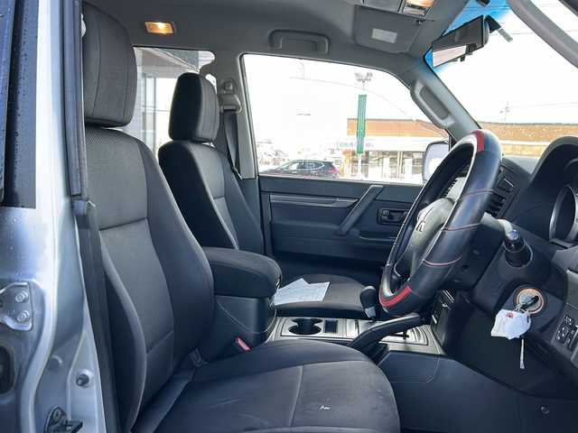 三菱 パジェロ ロング GR 秋田県 2011(平23)年 8万km クールシルバーメタリック 純正メモリナビ/純正CD、DVD/社外17インチAW/純正AW積込み/バックカメラ/ETC/スペアキー