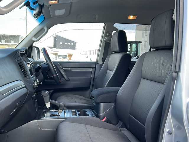 三菱 パジェロ ロング GR 秋田県 2011(平23)年 8万km クールシルバーメタリック 純正メモリナビ/純正CD、DVD/社外17インチAW/純正AW積込み/バックカメラ/ETC/スペアキー