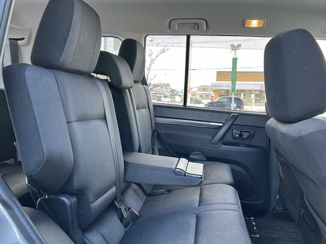 三菱 パジェロ ロング GR 秋田県 2011(平23)年 8万km クールシルバーメタリック 純正メモリナビ/純正CD、DVD/社外17インチAW/純正AW積込み/バックカメラ/ETC/スペアキー