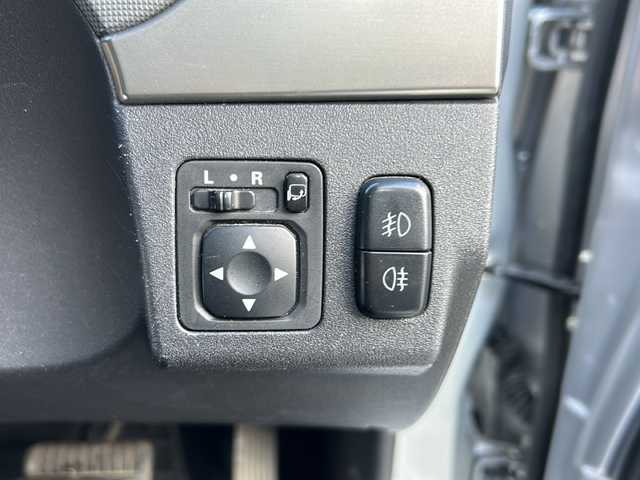 三菱 パジェロ ロング GR 秋田県 2011(平23)年 8万km クールシルバーメタリック 純正メモリナビ/純正CD、DVD/社外17インチAW/純正AW積込み/バックカメラ/ETC/スペアキー