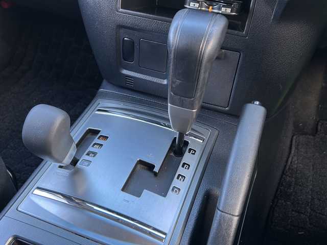 三菱 パジェロ ロング GR 秋田県 2011(平23)年 8万km クールシルバーメタリック 純正メモリナビ/純正CD、DVD/社外17インチAW/純正AW積込み/バックカメラ/ETC/スペアキー