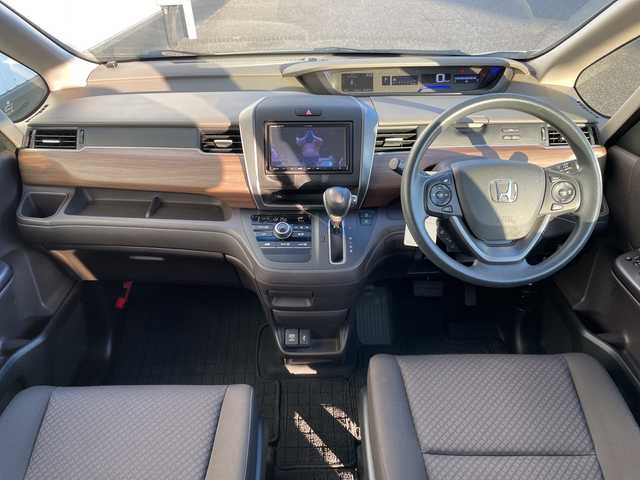 ホンダ フリード G ホンダセンシング 千葉県 2020(令2)年 3万km プラチナホワイトパール 社外メモリナビ/(フルセグTV/BT/CD/FM/AM)/衝突被害軽減システム/車線逸脱警報/バックカメラ/追従式クルーズコントロール/両側パワースライドドア/横滑り防止装置/ETC/アイドリングストップ/LEDヘッドライト/オートライト/ウィンカーミラー/電動格納ミラー/シートリフター/プッシュスタート/スマートキー/フロアマット