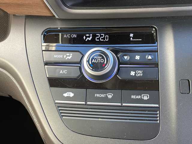 ホンダ フリード G ホンダセンシング 千葉県 2020(令2)年 3万km プラチナホワイトパール 社外メモリナビ/(フルセグTV/BT/CD/FM/AM)/衝突被害軽減システム/車線逸脱警報/バックカメラ/追従式クルーズコントロール/両側パワースライドドア/横滑り防止装置/ETC/アイドリングストップ/LEDヘッドライト/オートライト/ウィンカーミラー/電動格納ミラー/シートリフター/プッシュスタート/スマートキー/フロアマット