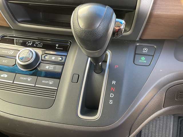 ホンダ フリード G ホンダセンシング 千葉県 2020(令2)年 3万km プラチナホワイトパール 社外メモリナビ/(フルセグTV/BT/CD/FM/AM)/衝突被害軽減システム/車線逸脱警報/バックカメラ/追従式クルーズコントロール/両側パワースライドドア/横滑り防止装置/ETC/アイドリングストップ/LEDヘッドライト/オートライト/ウィンカーミラー/電動格納ミラー/シートリフター/プッシュスタート/スマートキー/フロアマット