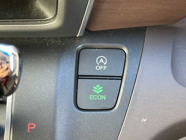 ホンダ フリード G ホンダセンシング 千葉県 2020(令2)年 3万km プラチナホワイトパール 社外メモリナビ/(フルセグTV/BT/CD/FM/AM)/衝突被害軽減システム/車線逸脱警報/バックカメラ/追従式クルーズコントロール/両側パワースライドドア/横滑り防止装置/ETC/アイドリングストップ/LEDヘッドライト/オートライト/ウィンカーミラー/電動格納ミラー/シートリフター/プッシュスタート/スマートキー/フロアマット