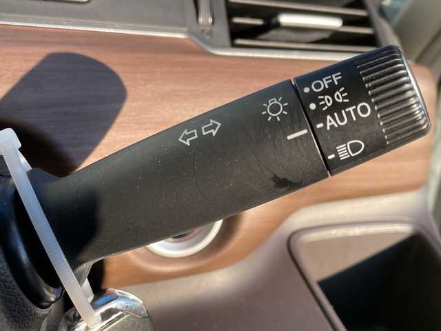 ホンダ フリード G ホンダセンシング 千葉県 2020(令2)年 3万km プラチナホワイトパール 社外メモリナビ/(フルセグTV/BT/CD/FM/AM)/衝突被害軽減システム/車線逸脱警報/バックカメラ/追従式クルーズコントロール/両側パワースライドドア/横滑り防止装置/ETC/アイドリングストップ/LEDヘッドライト/オートライト/ウィンカーミラー/電動格納ミラー/シートリフター/プッシュスタート/スマートキー/フロアマット