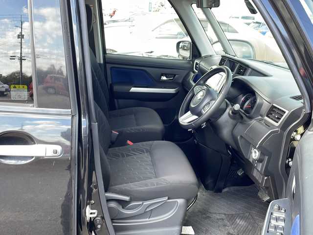 トヨタ ルーミー カスタムG－T 徳島県 2017(平29)年 5.5万km ブラックマイカメタリック Panasonicナビ：CN-RA03WD/(AM/FM/DISC/SD/Bluetooth)/スマートアシスト/・衝突回避支援ブレーキ機能/・衝突警報機能/・車線逸脱警報機能/・先行車発進お知らせ機能/・コーナーセンサー/・オートハイビーム/バックカメラ/両側パワースライドドア/シートヒーター/ドライブレコーダー/ETC/純正15インチアルミホイール/プッシュスタート/スマートキー