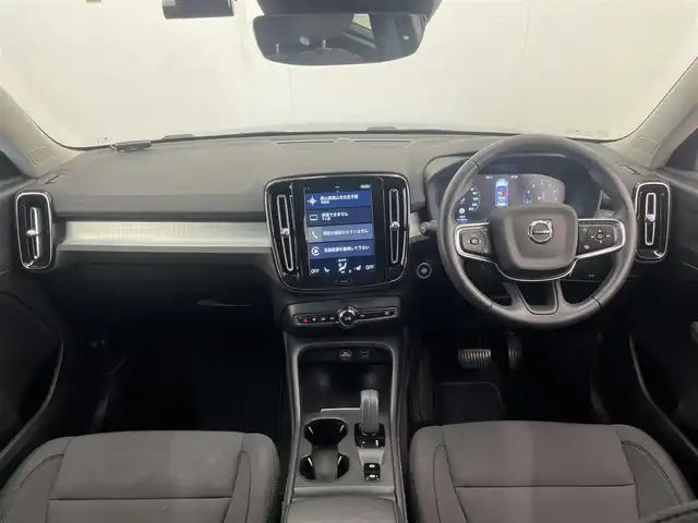 ボルボ ＸＣ４０ B4 モメンタム 岡山県 2021(令3)年 1.9万km オニキスブラックP クライメートＰＫＧ/・ステアリングヒーター/・Ｄ／Ｎシートヒーター/インテリジェントセーフティー/・アダプティブクルーズコントロール/・ＣＩｔｙＳａｆｅｔｙ/・ＢＬＩＳ/・レーンキーピングエイド/・クロストラフィックアラート/・アダプティブペンディングＬＥＤライト/・オートハイビーム/19インチＡＷ/パワーテールゲート/純正ＳＥＮＳＵＳナビ/・全周囲カメラ/・フルセグＴＶ/・ＡｐｐｌｅＣａｒＰｌａｙ/・アンドロイドオート