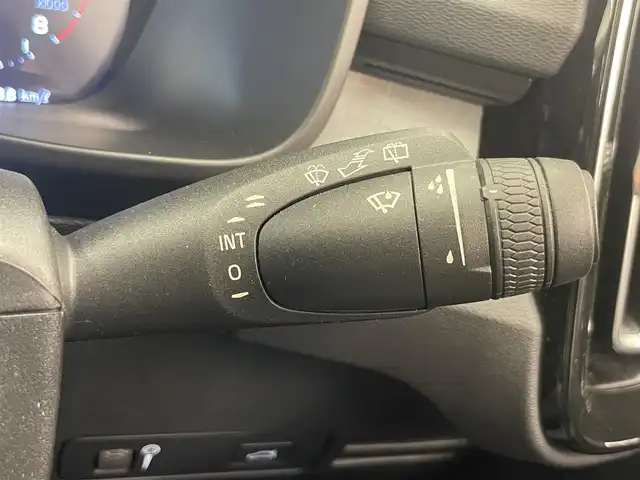 ボルボ ＸＣ４０ B4 モメンタム 岡山県 2021(令3)年 1.9万km オニキスブラックP クライメートＰＫＧ/・ステアリングヒーター/・Ｄ／Ｎシートヒーター/インテリジェントセーフティー/・アダプティブクルーズコントロール/・ＣＩｔｙＳａｆｅｔｙ/・ＢＬＩＳ/・レーンキーピングエイド/・クロストラフィックアラート/・アダプティブペンディングＬＥＤライト/・オートハイビーム/19インチＡＷ/パワーテールゲート/純正ＳＥＮＳＵＳナビ/・全周囲カメラ/・フルセグＴＶ/・ＡｐｐｌｅＣａｒＰｌａｙ/・アンドロイドオート