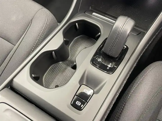 ボルボ ＸＣ４０ B4 モメンタム 岡山県 2021(令3)年 1.9万km オニキスブラックP クライメートＰＫＧ/・ステアリングヒーター/・Ｄ／Ｎシートヒーター/インテリジェントセーフティー/・アダプティブクルーズコントロール/・ＣＩｔｙＳａｆｅｔｙ/・ＢＬＩＳ/・レーンキーピングエイド/・クロストラフィックアラート/・アダプティブペンディングＬＥＤライト/・オートハイビーム/19インチＡＷ/パワーテールゲート/純正ＳＥＮＳＵＳナビ/・全周囲カメラ/・フルセグＴＶ/・ＡｐｐｌｅＣａｒＰｌａｙ/・アンドロイドオート