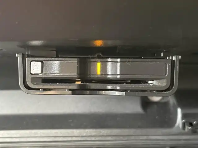 ボルボ ＸＣ４０ B4 モメンタム 岡山県 2021(令3)年 1.9万km オニキスブラックP クライメートＰＫＧ/・ステアリングヒーター/・Ｄ／Ｎシートヒーター/インテリジェントセーフティー/・アダプティブクルーズコントロール/・ＣＩｔｙＳａｆｅｔｙ/・ＢＬＩＳ/・レーンキーピングエイド/・クロストラフィックアラート/・アダプティブペンディングＬＥＤライト/・オートハイビーム/19インチＡＷ/パワーテールゲート/純正ＳＥＮＳＵＳナビ/・全周囲カメラ/・フルセグＴＶ/・ＡｐｐｌｅＣａｒＰｌａｙ/・アンドロイドオート