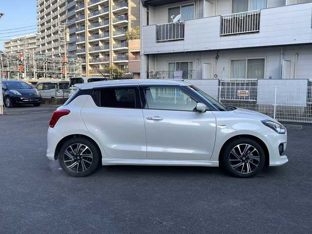 スズキ スイフト HYBRID RS 宮崎県 2023(令5)年 2万km ピュアホワイトパール 純正ナビ Bluetooth 全方位カメラ フルセグTV CD/DVDチェンジャー USB入力端子 ETC シートヒーター レーダークルーズコントロール コーナーセンサー BSM LEDライト