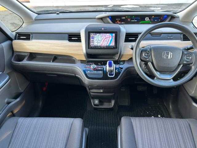 ホンダ フリード ハイブリット G ホンダセンシング 岩手県 2018(平30)年 8.5万km クリスタルブラックパール 電動格納ミラー/ステアリングリモコン/両側パワースライドドア/ETC/バックカメラ/ドラレコ前方/クルーズコントロール/SDナビ