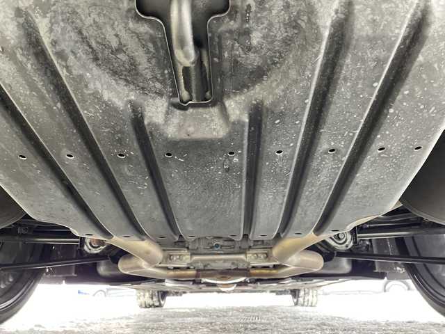 ホンダ レジェンド ハイブリッド EX 秋田県 2016(平28)年 4万km ギルデッドピューターメタリック サンルーフ/純正ナビ/（CD/DVD/BT/フルセグ/ＨＤＭＩ)/全方位カメラ/ＥＴＣ/KRELLオーディオ/ジュエルアイLEDヘッドライト/ホンダセンシング/・追従クルコン/・衝突軽減/・レーンアシスト/・コーナーセンサー/・ヘッドアップディスプレイ/・ブラインドスポットインフォメーション/革シート/レザーシート/シートヒーター/エアシート/前後席ワイヤレス充電