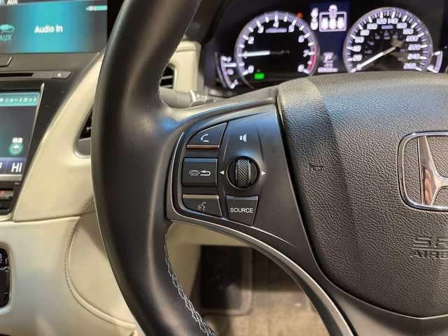 ホンダ レジェンド ハイブリッド EX 秋田県 2016(平28)年 4万km ギルデッドピューターメタリック サンルーフ/純正ナビ/（CD/DVD/BT/フルセグ/ＨＤＭＩ)/全方位カメラ/ＥＴＣ/KRELLオーディオ/ジュエルアイLEDヘッドライト/ホンダセンシング/・追従クルコン/・衝突軽減/・レーンアシスト/・コーナーセンサー/・ヘッドアップディスプレイ/・ブラインドスポットインフォメーション/革シート/レザーシート/シートヒーター/エアシート/前後席ワイヤレス充電