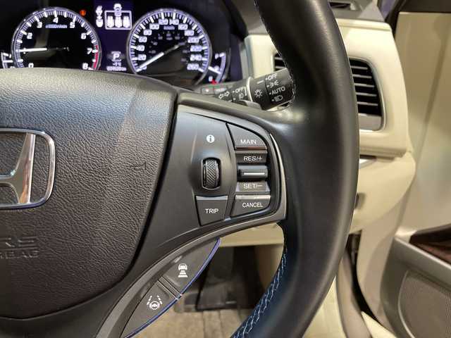 ホンダ レジェンド ハイブリッド EX 秋田県 2016(平28)年 4万km ギルデッドピューターメタリック サンルーフ/純正ナビ/（CD/DVD/BT/フルセグ/ＨＤＭＩ)/全方位カメラ/ＥＴＣ/KRELLオーディオ/ジュエルアイLEDヘッドライト/ホンダセンシング/・追従クルコン/・衝突軽減/・レーンアシスト/・コーナーセンサー/・ヘッドアップディスプレイ/・ブラインドスポットインフォメーション/革シート/レザーシート/シートヒーター/エアシート/前後席ワイヤレス充電