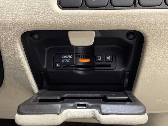 ホンダ レジェンド ハイブリッド EX 秋田県 2016(平28)年 4万km ギルデッドピューターメタリック サンルーフ/純正ナビ/（CD/DVD/BT/フルセグ/ＨＤＭＩ)/全方位カメラ/ＥＴＣ/KRELLオーディオ/ジュエルアイLEDヘッドライト/ホンダセンシング/・追従クルコン/・衝突軽減/・レーンアシスト/・コーナーセンサー/・ヘッドアップディスプレイ/・ブラインドスポットインフォメーション/革シート/レザーシート/シートヒーター/エアシート/前後席ワイヤレス充電