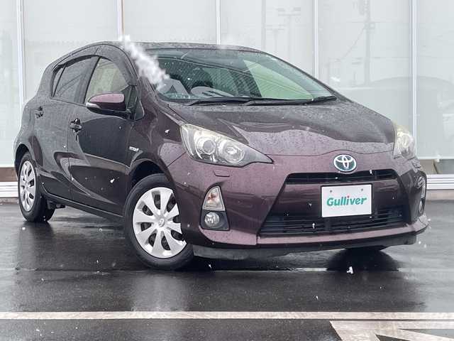 トヨタ アクア G 神奈川県 2014(平26)年 7.6万km ディープアメジストマイカメタリック ・純正ナビTV/（Bluetooth/DVD/フルセグ）/・純正LEDヘッドライト/・スマートキー×2/・バックカメラ/・プッシュスタート/・ドライブレコーダー/・ドアバイザー/・ETC