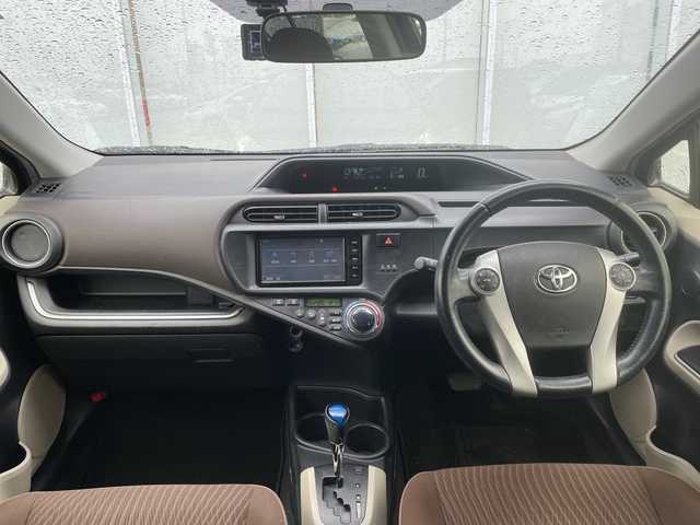 トヨタ アクア G 神奈川県 2014(平26)年 7.6万km ディープアメジストマイカメタリック ・純正ナビTV/（Bluetooth/DVD/フルセグ）/・純正LEDヘッドライト/・スマートキー×2/・バックカメラ/・プッシュスタート/・ドライブレコーダー/・ドアバイザー/・ETC