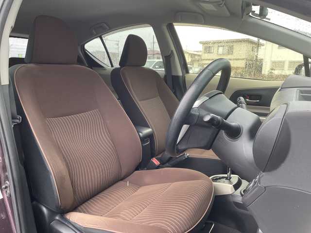 トヨタ アクア G 神奈川県 2014(平26)年 7.6万km ディープアメジストマイカメタリック ・純正ナビTV/（Bluetooth/DVD/フルセグ）/・純正LEDヘッドライト/・スマートキー×2/・バックカメラ/・プッシュスタート/・ドライブレコーダー/・ドアバイザー/・ETC