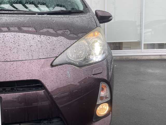 トヨタ アクア G 神奈川県 2014(平26)年 7.6万km ディープアメジストマイカメタリック ・純正ナビTV/（Bluetooth/DVD/フルセグ）/・純正LEDヘッドライト/・スマートキー×2/・バックカメラ/・プッシュスタート/・ドライブレコーダー/・ドアバイザー/・ETC