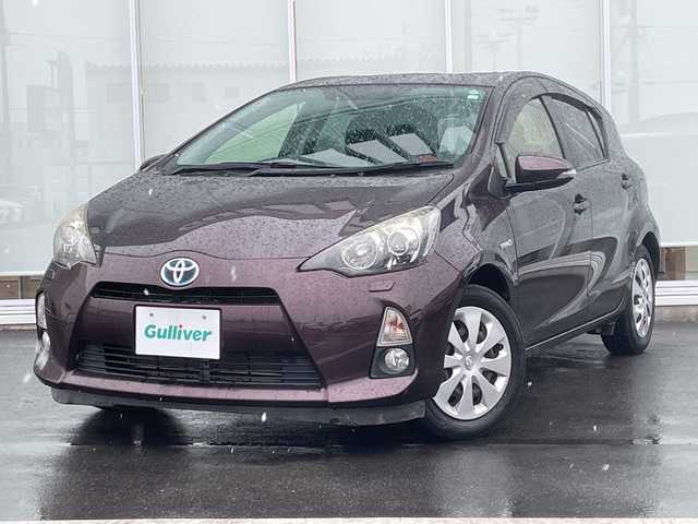 トヨタ アクア G 神奈川県 2014(平26)年 7.6万km ディープアメジストマイカメタリック ・純正ナビTV/（Bluetooth/DVD/フルセグ）/・純正LEDヘッドライト/・スマートキー×2/・バックカメラ/・プッシュスタート/・ドライブレコーダー/・ドアバイザー/・ETC