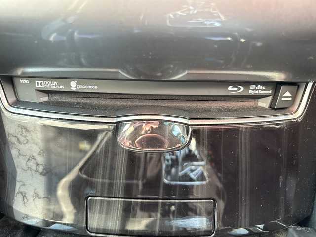 トヨタ クラウン アスリート G 広島県 2015(平27)年 7.3万km ブラック 禁煙車/ムーンルーフ/アドバンストパッケージ/・プリクラッシュセーフティ/・レーダークルーズコントロール/・インテリジェントクリアランスソナー/・バックソナー/ブラインドスポットモニター(BSM)/本革シート/前席パワーシート(運転席メモリー付)/前席シートベンチレーション/全席シートヒーター/電動リアサンシェード/LEDヘッドランプ/T-Connect SDナビゲーション/クラウン・スーパーライブサウンド(12スピーカー)/バックガイドモニター/スマートエントリー＆スタートシステム/ビルトインETC/純正18インチアルミホイール(スパッタリング塗装)