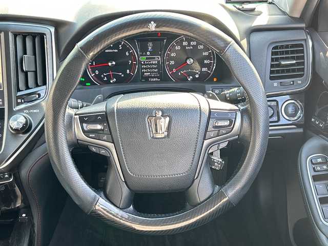 トヨタ クラウン アスリート G 広島県 2015(平27)年 7.3万km ブラック 禁煙車/ムーンルーフ/アドバンストパッケージ/・プリクラッシュセーフティ/・レーダークルーズコントロール/・インテリジェントクリアランスソナー/・バックソナー/ブラインドスポットモニター(BSM)/本革シート/前席パワーシート(運転席メモリー付)/前席シートベンチレーション/全席シートヒーター/電動リアサンシェード/LEDヘッドランプ/T-Connect SDナビゲーション/クラウン・スーパーライブサウンド(12スピーカー)/バックガイドモニター/スマートエントリー＆スタートシステム/ビルトインETC/純正18インチアルミホイール(スパッタリング塗装)