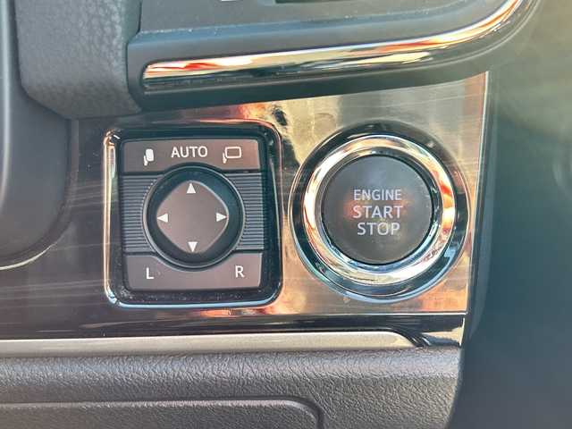 トヨタ クラウン アスリート G 広島県 2015(平27)年 7.3万km ブラック 禁煙車/ムーンルーフ/アドバンストパッケージ/・プリクラッシュセーフティ/・レーダークルーズコントロール/・インテリジェントクリアランスソナー/・バックソナー/ブラインドスポットモニター(BSM)/本革シート/前席パワーシート(運転席メモリー付)/前席シートベンチレーション/全席シートヒーター/電動リアサンシェード/LEDヘッドランプ/T-Connect SDナビゲーション/クラウン・スーパーライブサウンド(12スピーカー)/バックガイドモニター/スマートエントリー＆スタートシステム/ビルトインETC/純正18インチアルミホイール(スパッタリング塗装)