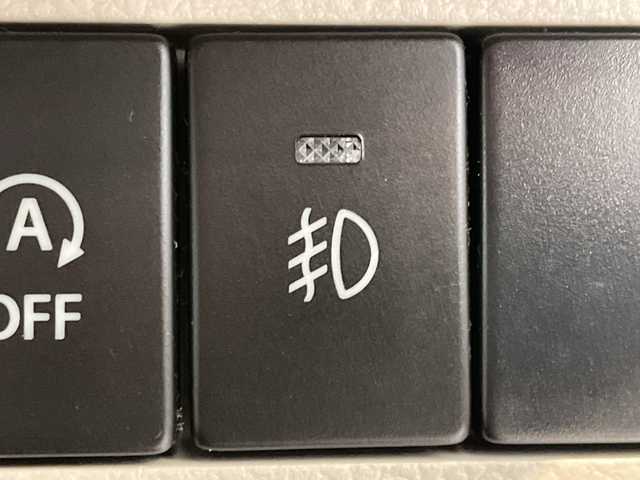 スズキ ラパン S 福井県 2015(平27)年 5万km シフォンアイボリーM 純正７インチSDナビ/フルセグTV/BT/DVD/CD/SD/AUX/ラジオ/レーダーブレーキサポート/ETC/シートヒーター/オートライト/HIDヘッドライト/プッシュスタート/スマートキー×2/アイドリングストップ/盗難防止装置/純正フロアマット/純正ドアバイザー