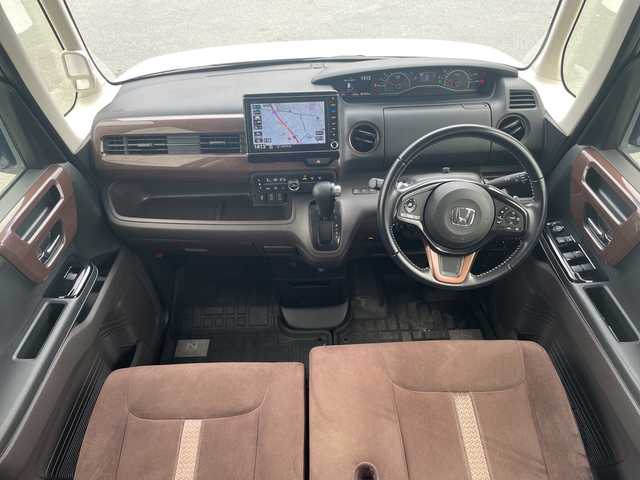 ホンダ Ｎ ＢＯＸ G･Lターボ Hセンシング カッパーブラウンスタイル 三重県 2019(令1)年 5.2万km プラチナホワイトパール 純正９型ナビ/バックカメラ/純正ドラレコ/両側パワスラ/ＥＴＣ/衝突軽減/レーダークルコン/ステアリングアシスト/コーナーセンサー/ベンチシート/ＬＥＤヘッドライト/オートライト/電動格納ミラー/フルセグTV/CD/DVD再生/Bluetooth接続/USB入力端末/禁煙車