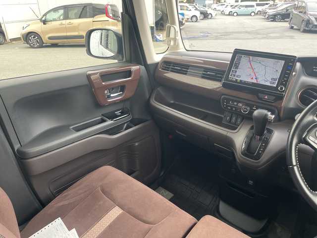 ホンダ Ｎ ＢＯＸ G･Lターボ Hセンシング カッパーブラウンスタイル 三重県 2019(令1)年 5.2万km プラチナホワイトパール 純正９型ナビ/バックカメラ/純正ドラレコ/両側パワスラ/ＥＴＣ/衝突軽減/レーダークルコン/ステアリングアシスト/コーナーセンサー/ベンチシート/ＬＥＤヘッドライト/オートライト/電動格納ミラー/フルセグTV/CD/DVD再生/Bluetooth接続/USB入力端末/禁煙車